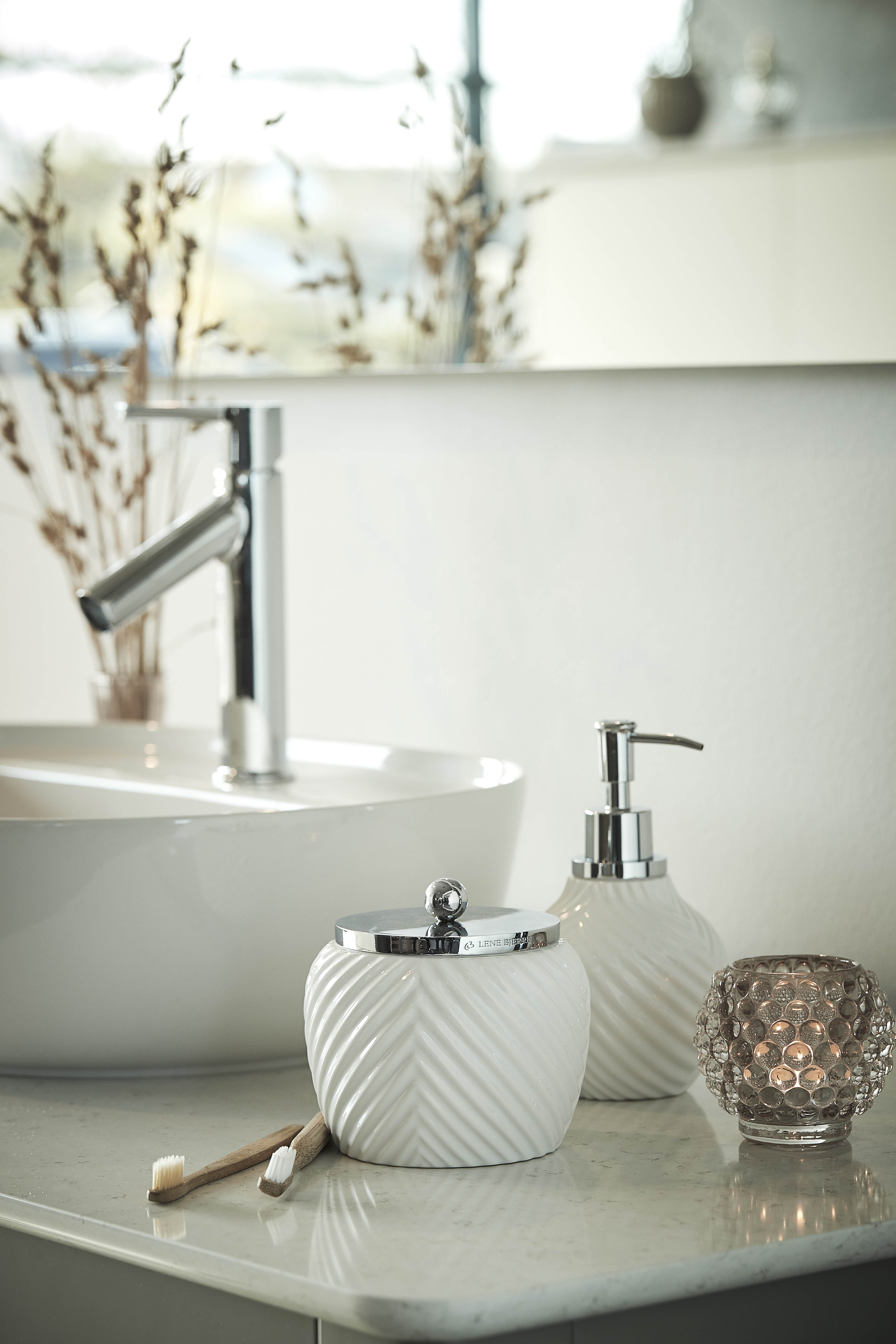 AKCESORIA_LAZIENKOWE_BIALY_CERAMICZNY_KOMPLET_LAZIENKOWY_LENE_BJERRE_POLSKA_SKLEP_OUTLET_DESIGNBYWOMEN